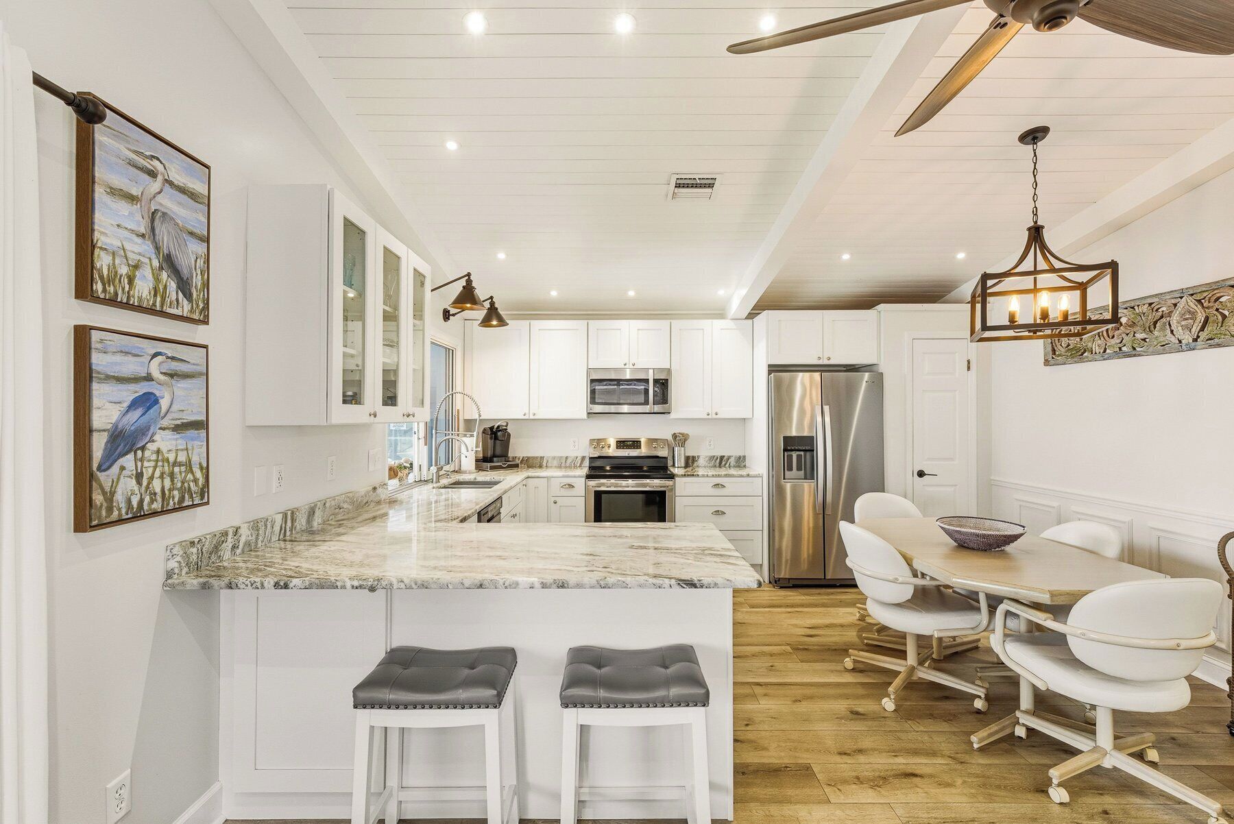 冰箱、微波炉、烤箱、炉灶