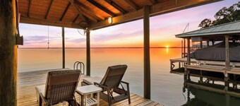 The Legacy Lake Cottage on sought after Lake June in Winter- Recently Renovated!