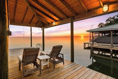 The Legacy Lake Cottage on sought after Lake June in Winter- Recently Renovated!