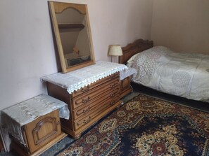 1 chambre, fer et planche à repasser, Wi-Fi, draps fournis