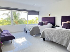 1 bedroom, in-room safe, desk, iron/ironing board - Apartment in the BEST BEACH on Cancun (Cancún)