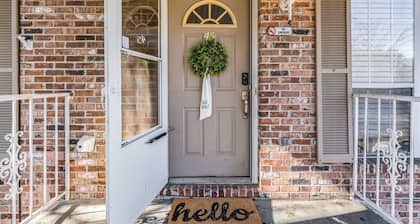 Close to MSU | Stylish | Grill Deck
