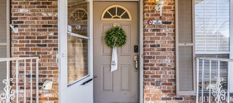Close to MSU | Stylish | Grill Deck