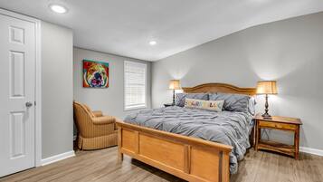 3 bedrooms, iron/ironing board, WiFi, bed sheets