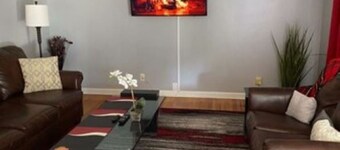 Discount Rate! Book 2 nights get 3rd free! Edwards Pl. 3 BR/ 6 Beds/1.5