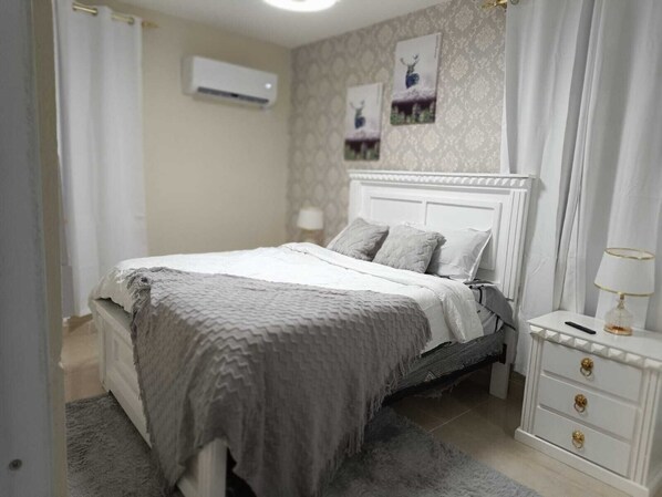 3 chambres, fer et planche à repasser, Wi-Fi, literie fournie