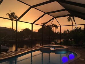 حمّام سباحة خارجي، حمّام سباحة مُدفَّأ