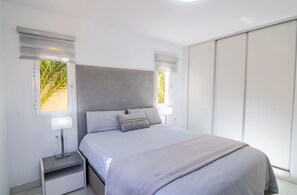 1 bedroom, iron/ironing board, WiFi, bed sheets - Mango La Caleta Hideaway near Playa del Duque and La Caleta center.  (Costa Adeje)