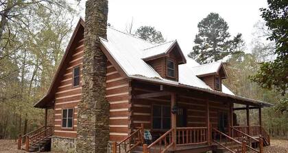 Mountain Fork River Cabin on 34 Acres 1 hr to Broken Bow and near UTV/ATV trails