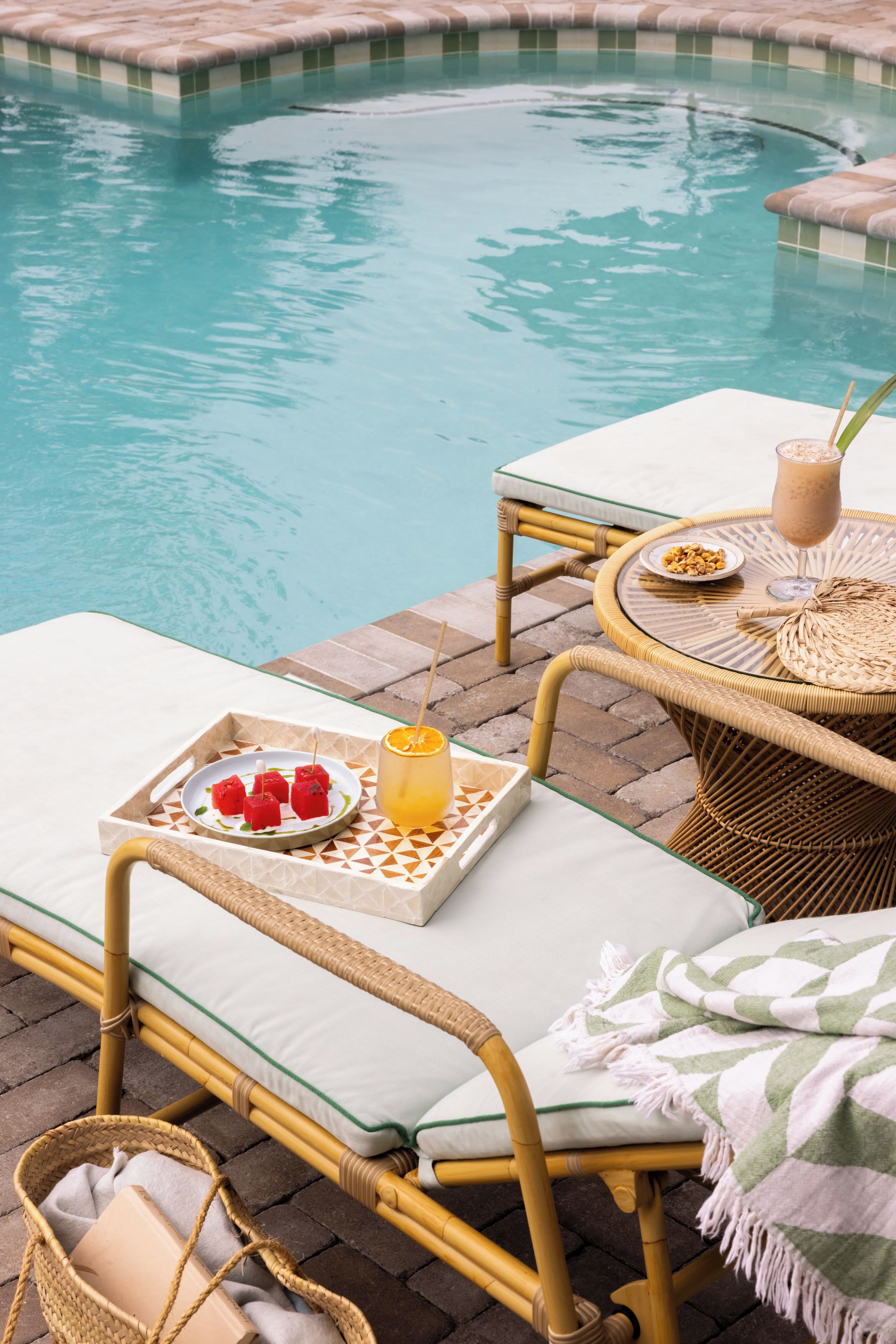2 piscines extérieures, tentes de plage, parasols de plage