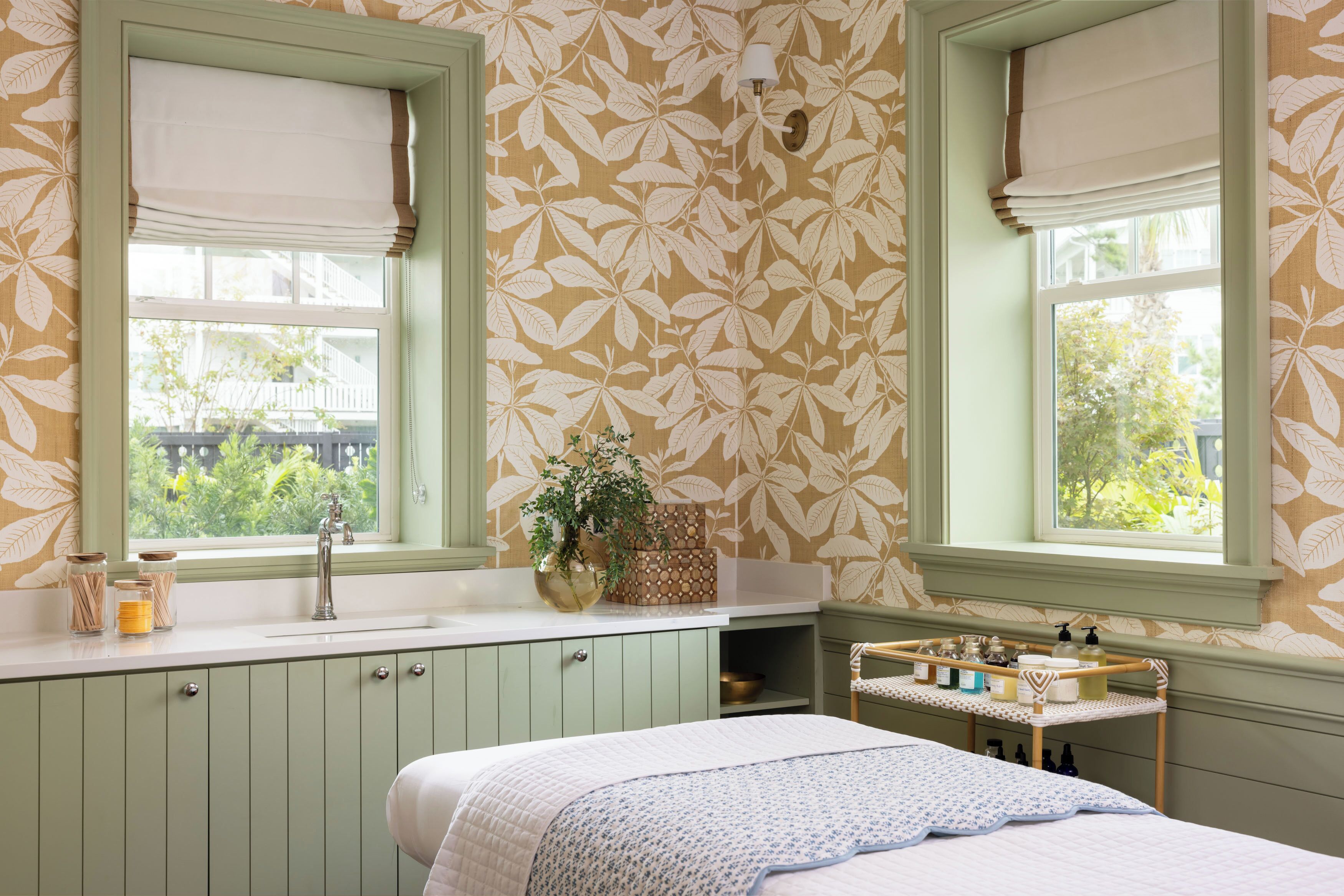 Sauna, hot tub, steam room