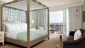 Minibar, caja de seguridad en la habitación y cortinas blackout