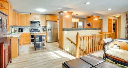 Charming Savage Home w/ Yard: 18 Mi to Minneapolis