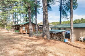 Exterior - Georgia Lakefront Cabin w/ Fire Pit + Grills! (Ocilla)