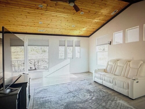 Zion Vista 7BR/5.5BA Poolside Manor Near Zion: Sauna, Hot Tub, Golf, Gym