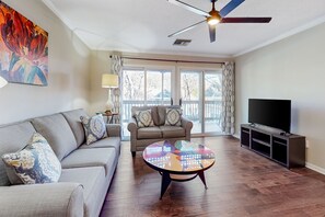 TV - Dog-friendly condo with a renovated kitchen plus access to a pool & tennis (Lake Junaluska)