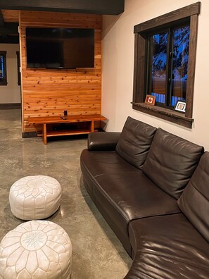 Interior - House with bridge, walk around deck, rooftop patio, 24' glass door & much more!! (Rossland)