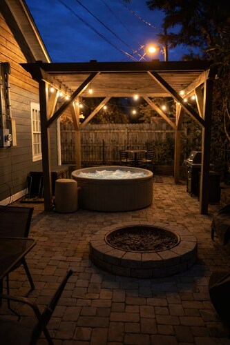 "Madison Manor I" | Hot Tub, Game Room | 3 BR · 2 Baths · Sleeps 8