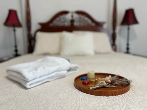 2 bedrooms, desk, iron/ironing board, travel cot