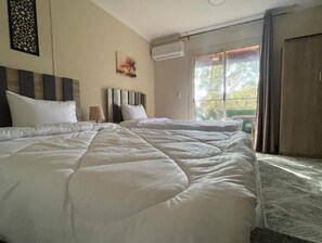 2 Schlafzimmer, Schreibtisch, Bügeleisen/Bügelbrett, WLAN