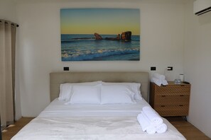 Double Room, 1 King Bed, Balcony | Iron/ironing board, free WiFi, bed sheets - Casa Francisca (Alegría)