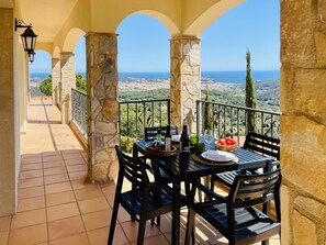 Outdoor dining - Aurea CostaBravaSi - Pool, Air conditioning, BBQ (Sant Feliu de Guíxols)