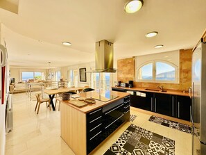 Fridge, microwave, oven, dishwasher - Aurea CostaBravaSi - Pool, Air conditioning, BBQ (Sant Feliu de Guíxols)