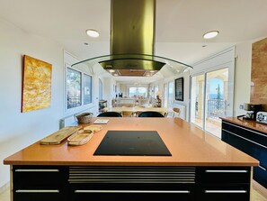 Fridge, microwave, oven, dishwasher - Aurea CostaBravaSi - Pool, Air conditioning, BBQ (Sant Feliu de Guíxols)