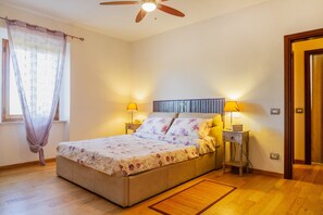 3 camere, ferro/asse da stiro, Wi-Fi gratuito, lenzuola