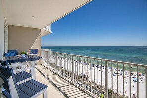 Outdoor dining - Majestic Sun B914*Remodeled*Gulf Views*Heated Pool*Hot Tubs*Beach Gear*Gym* (Miramar Beach)