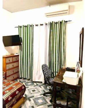 2 Schlafzimmer, Schreibtisch, Bügeleisen/Bügelbrett, kostenloses WLAN