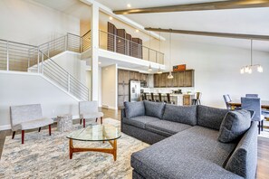 TV, fireplace - Francis Townhome: 5 Mi to Park City Mountain! (Francis)