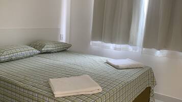 Bureau, Wi-Fi gratuit, draps fournis