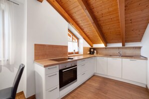 Refrigerador, horno, parrilla de estufa y lavavajillas 