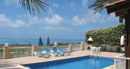 Amazing sea view, bungalow, Coral Bay, pool, walking distance, parking,