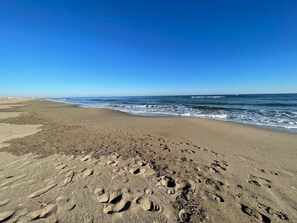 Beach nearby - Holiday Home 'Casa Costella, Saint Pierre La Mer' with Sea View, Private Terrace and Private Garden (Fleury)
