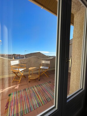 Interior - Holiday Home 'Casa Costella, Saint Pierre La Mer' with Sea View, Private Terrace and Private Garden (Fleury)
