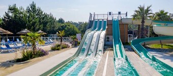 Mobile Home 'Du Soleil - Contis' with Shared Pool, Terrace and Fun Pass Included
