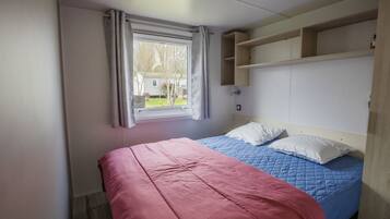 3 slaapkamers, een strijkplank/strijkijzer, gratis wifi, beddengoed
