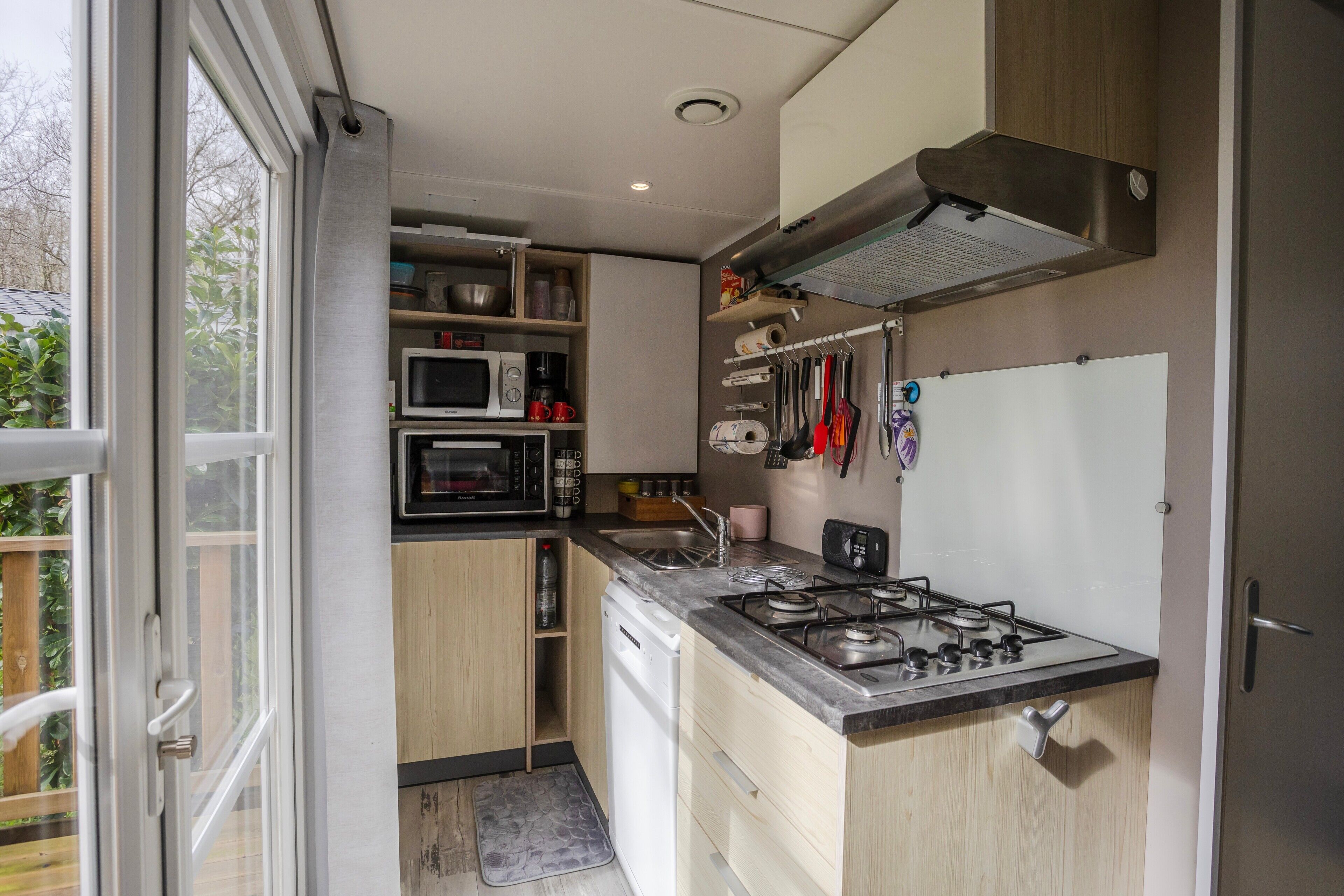 Refrigerador, microondas, horno, placa de cocina