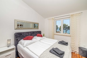 3 bedrooms, free WiFi, bed sheets