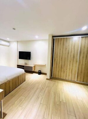 1 sovrum, skrivbord och wi-fi