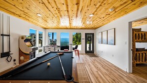 Game room - Dog|EV|Hot Tub|Pool Table|BBQ|Gas Fire|King Bed (Sevierville)