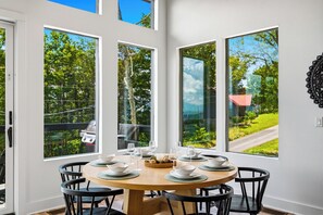 Dining - Dog|EV|Hot Tub|Pool Table|BBQ|Gas Fire|King Bed (Sevierville)