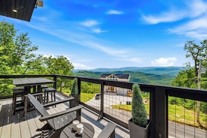 Outdoor dining - Dog|EV|Hot Tub|Pool Table|BBQ|Gas Fire|King Bed (Sevierville)