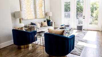 Luxury Townhome | 3 bedrooms, iron/ironing board, free WiFi