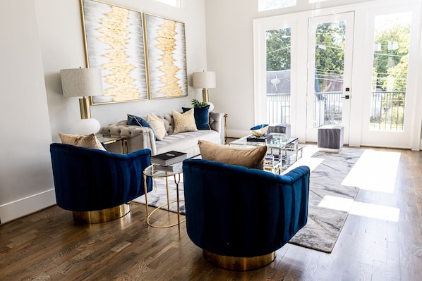 Luxury Townhome | 3 bedrooms, iron/ironing board, free WiFi