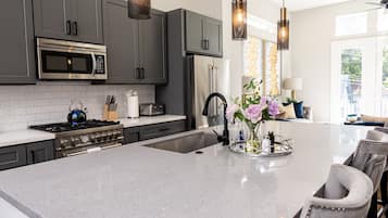 Luxury Townhome | 3 bedrooms, iron/ironing board, free WiFi