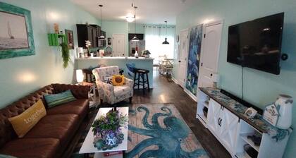 It's time for a vacation. No pet FEE, 6 Guests