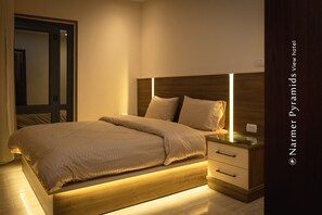 1 bedroom, in-room safe, desk, free WiFi - Luxury room few steps away from The Great Pyramids (Giza Governorate)